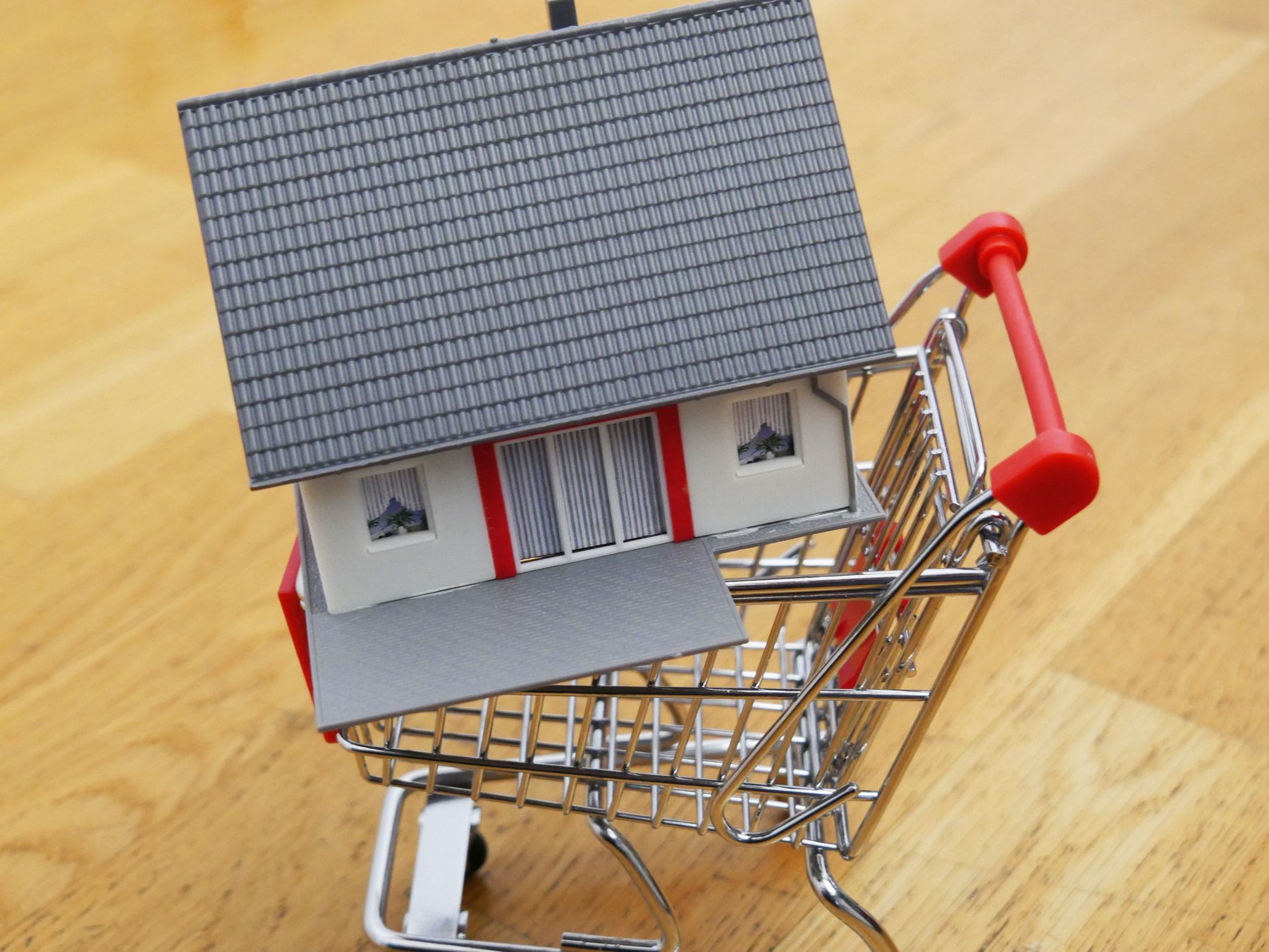 Navigating The Real Estate Market: 5 Tips For First-Time Homebuyers 